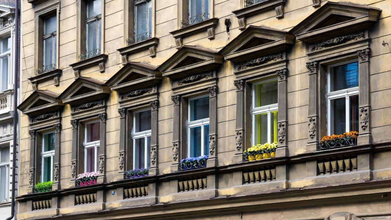 Colours - Your 7 Colour Experience In Centre Of * Praga